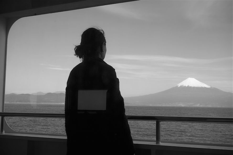 ユ・ソンジュン《母が死んだ日、富士山で》2017年